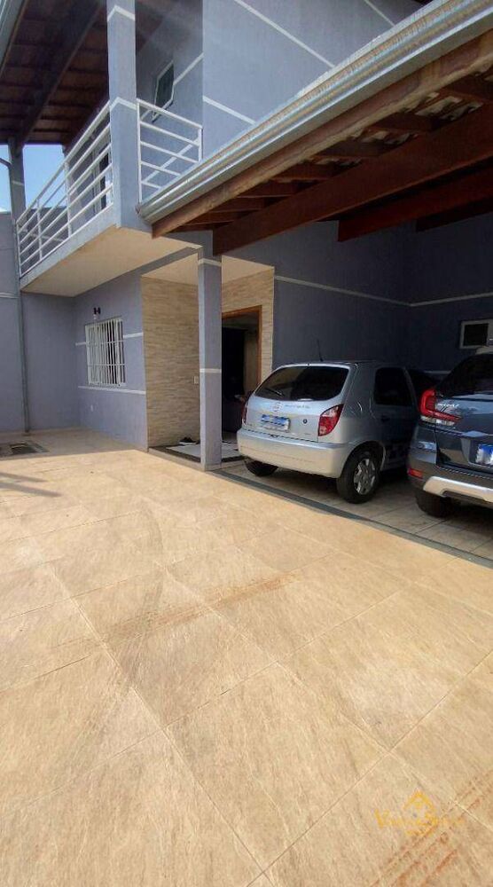 Casa à venda com 3 quartos, 236m² - Foto 2