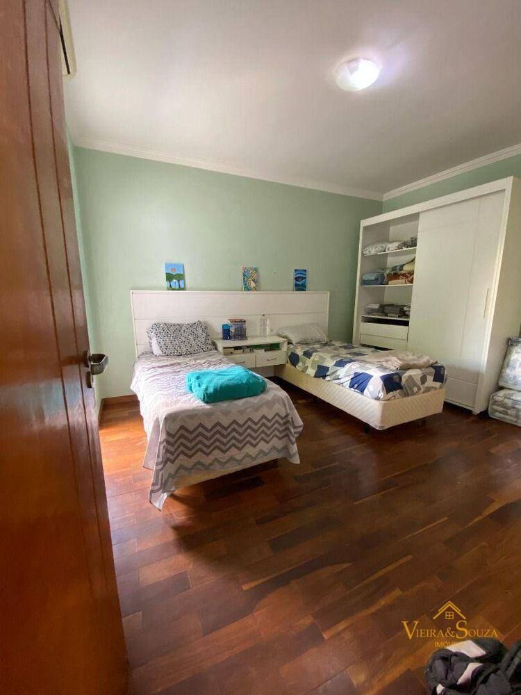 Casa à venda com 3 quartos, 236m² - Foto 18