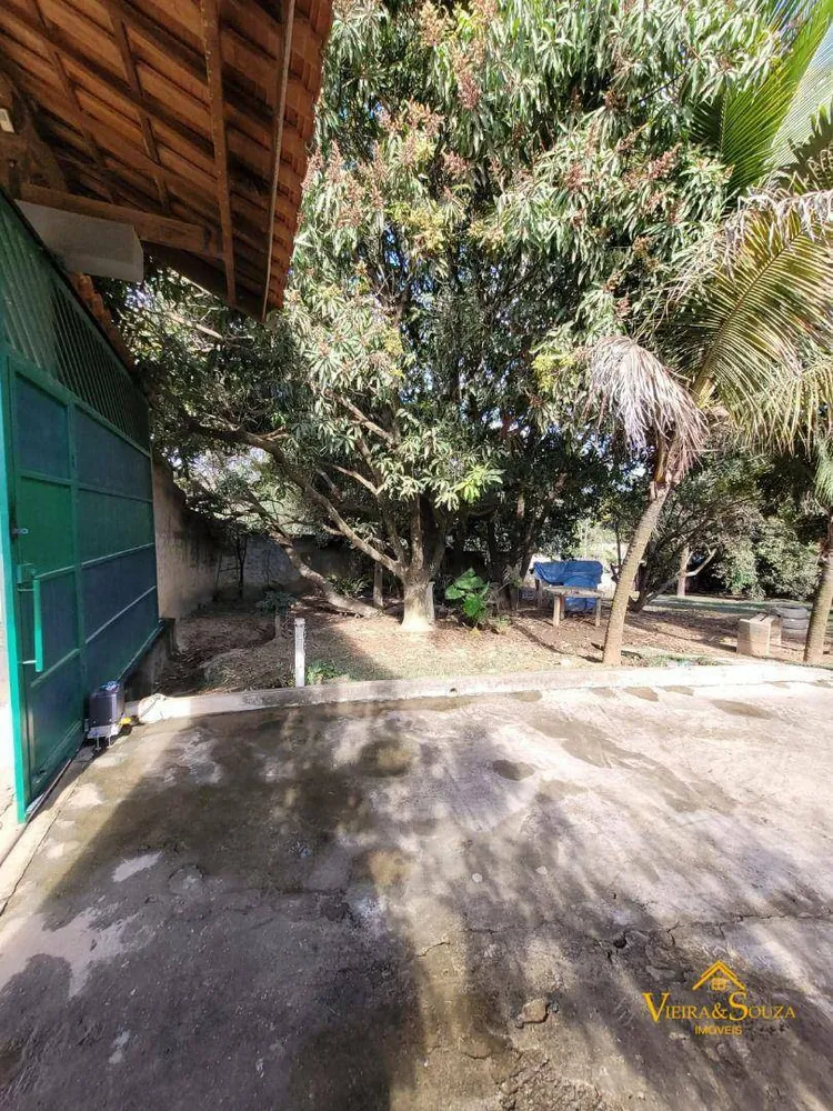 Chácara, 3 quartos, 1732 m² - Foto 1
