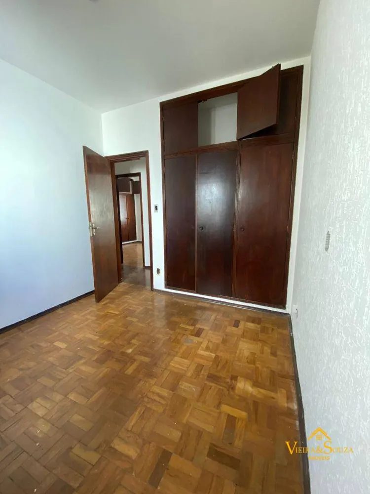 Casa, 5 quartos, 216 m² - Foto 2