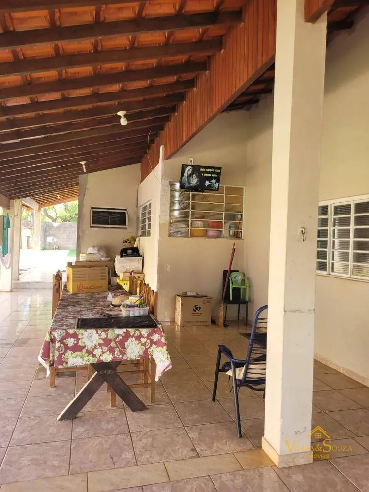 Chácara, 3 quartos, 1746 m² - Foto 1