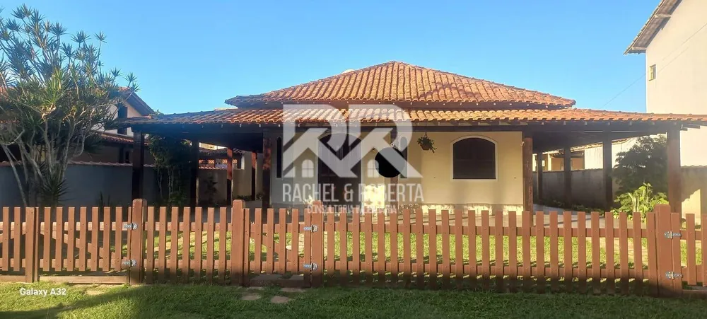 Casa, 3 quartos, 246 m² - Foto 1