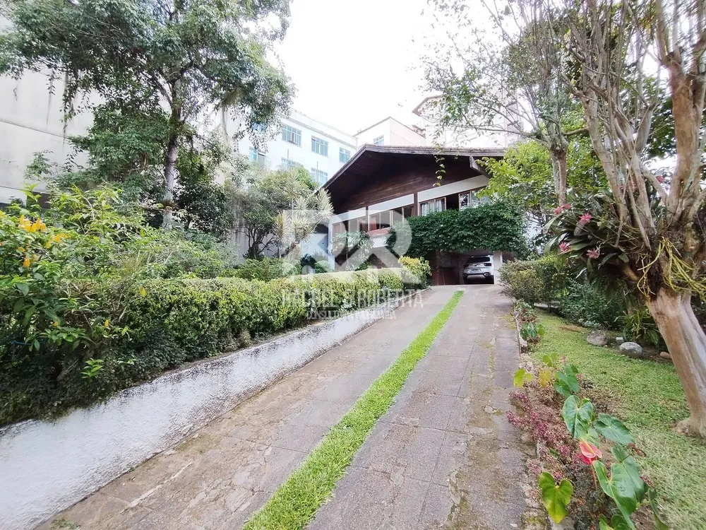 Casa, 3 quartos, 275 m² - Foto 1