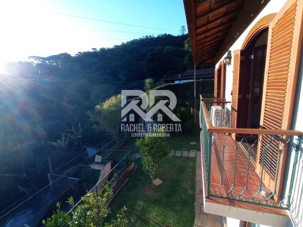 Casa à venda com 4 quartos, 215m² - Foto 3