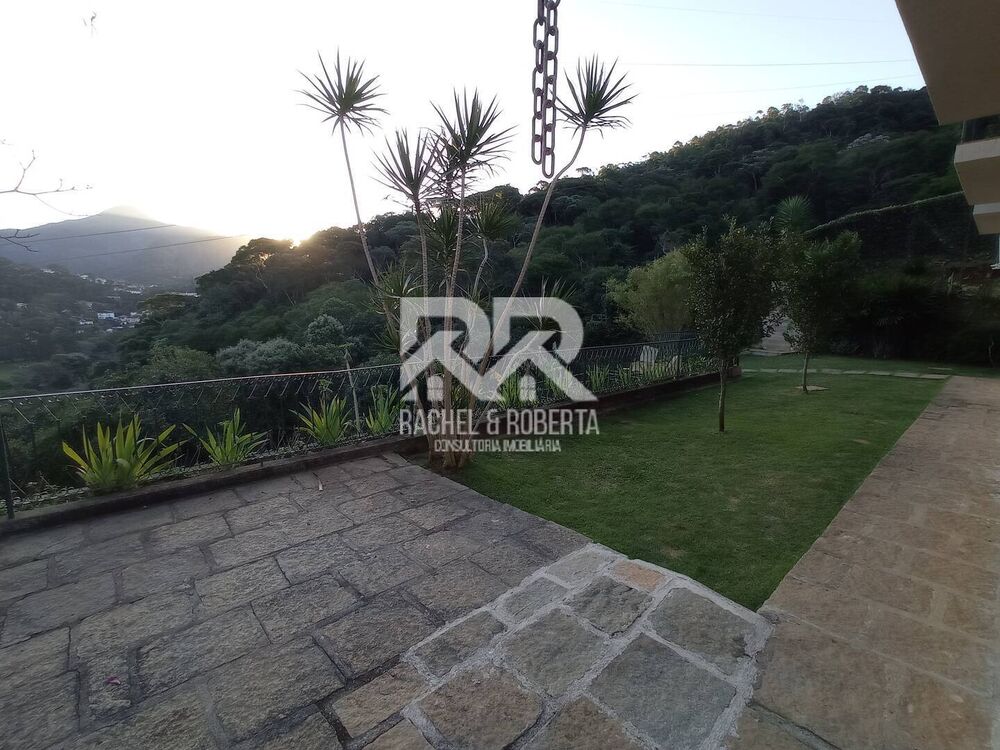 Casa à venda com 4 quartos, 215m² - Foto 8