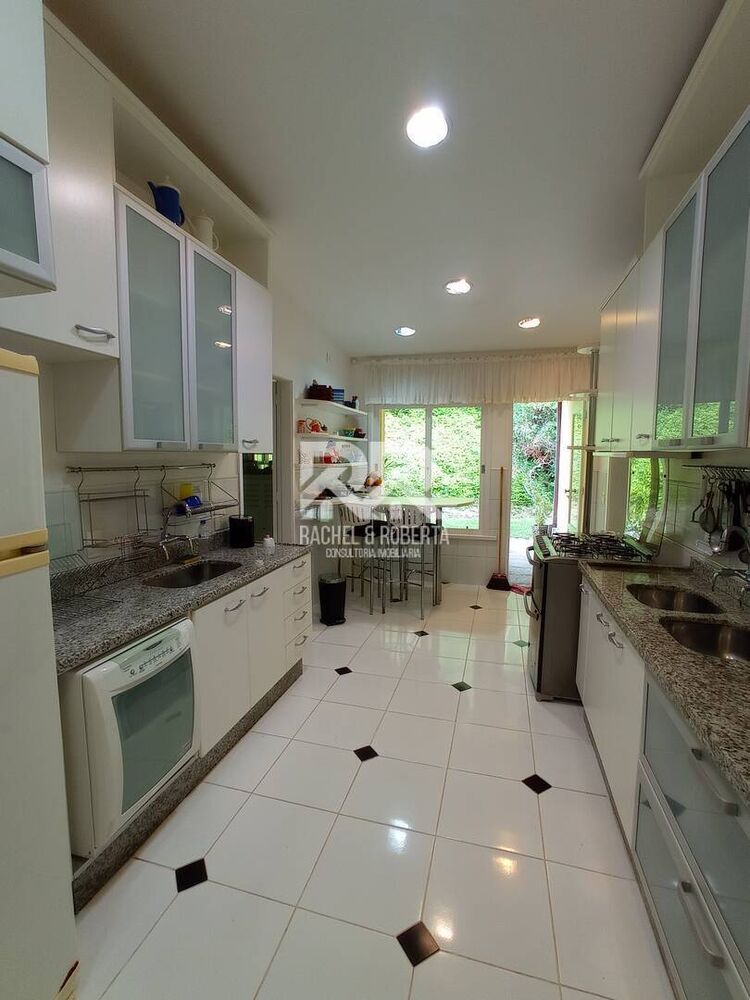 Casa, 3 quartos, 256 m² - Foto 14