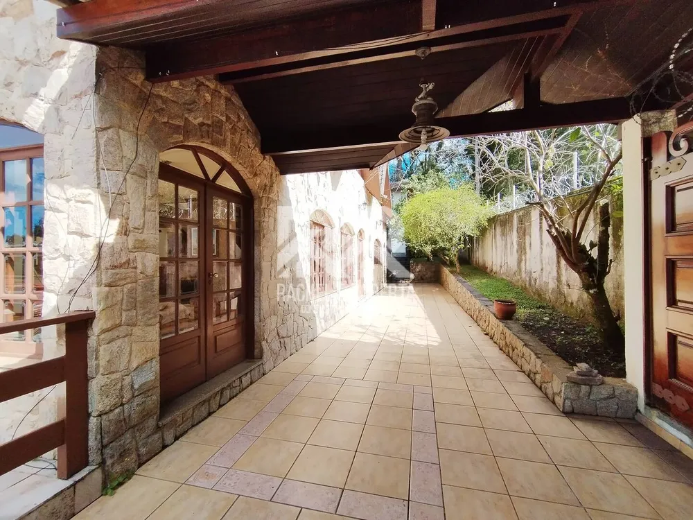 Casa, 8 quartos, 1350 m² - Foto 5