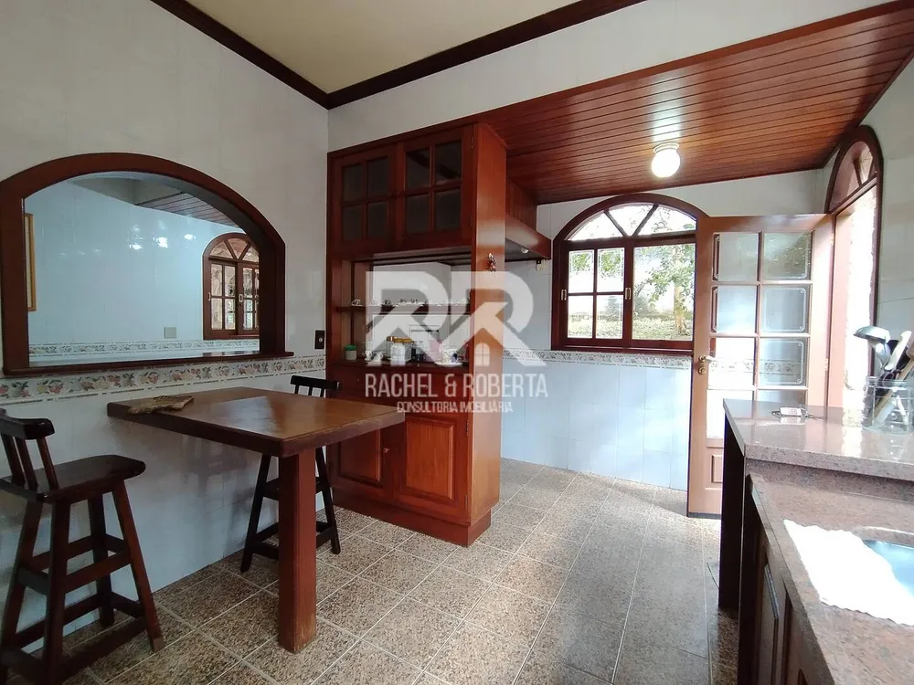 Casa, 8 quartos, 1350 m² - Foto 30