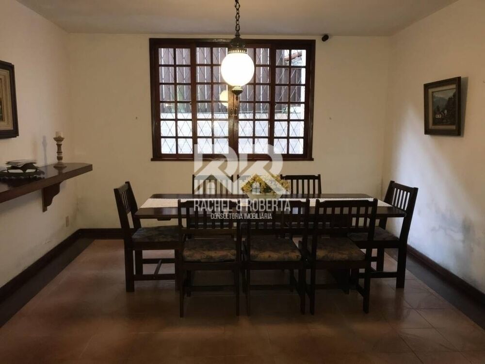 Casa de Condomínio à venda com 6 quartos, 266m² - Foto 1