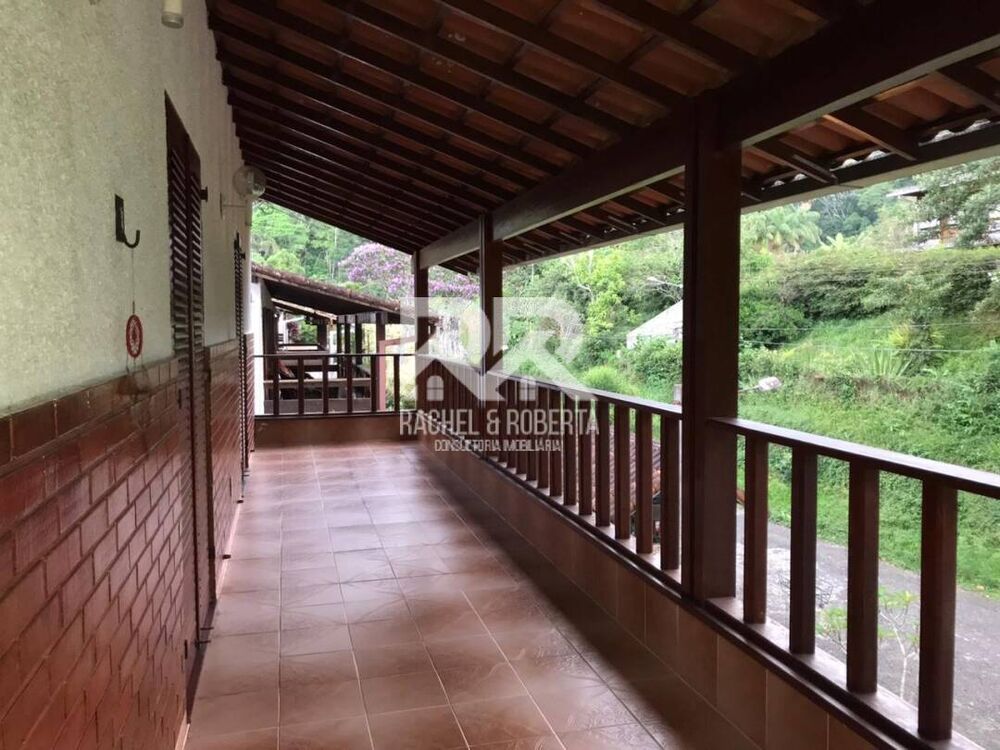 Casa de Condomínio à venda com 6 quartos, 266m² - Foto 2