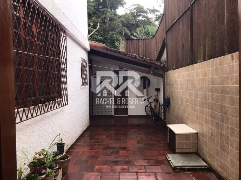 Casa de Condomínio à venda com 6 quartos, 266m² - Foto 4