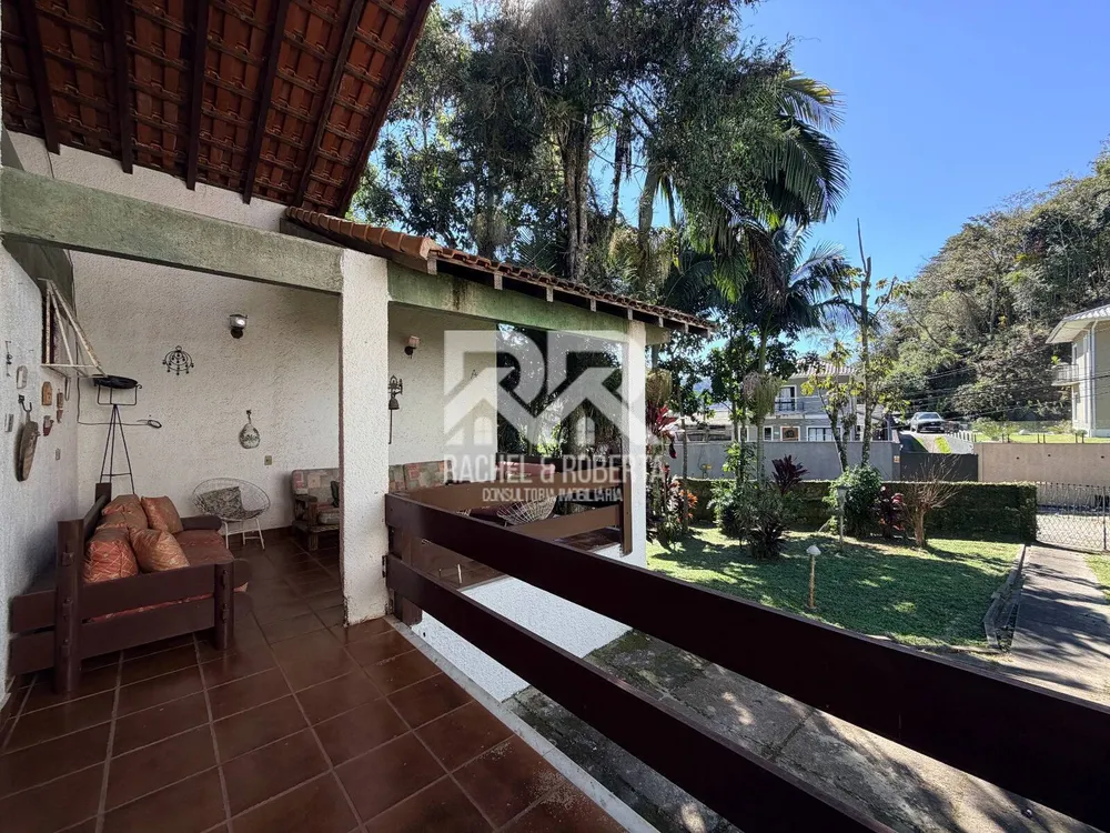 Casa, 4 quartos, 270 m² - Foto 1