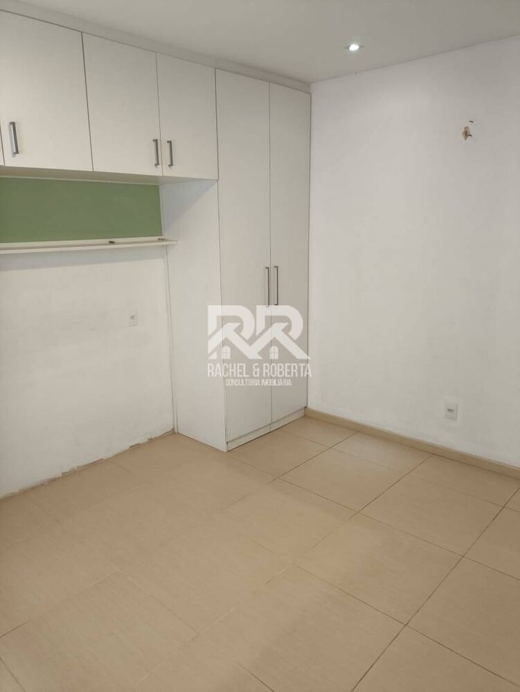 Casa à venda com 6 quartos, 220m² - Foto 3