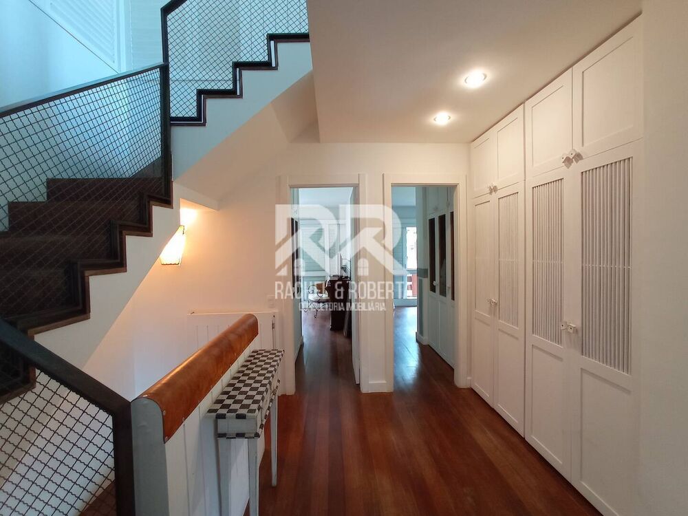 Casa à venda com 4 quartos, 330m² - Foto 5