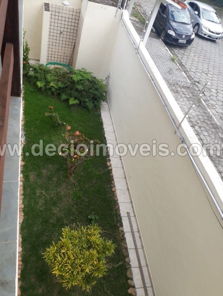 Sobrado à venda com 3 quartos, 244m² - Foto 1