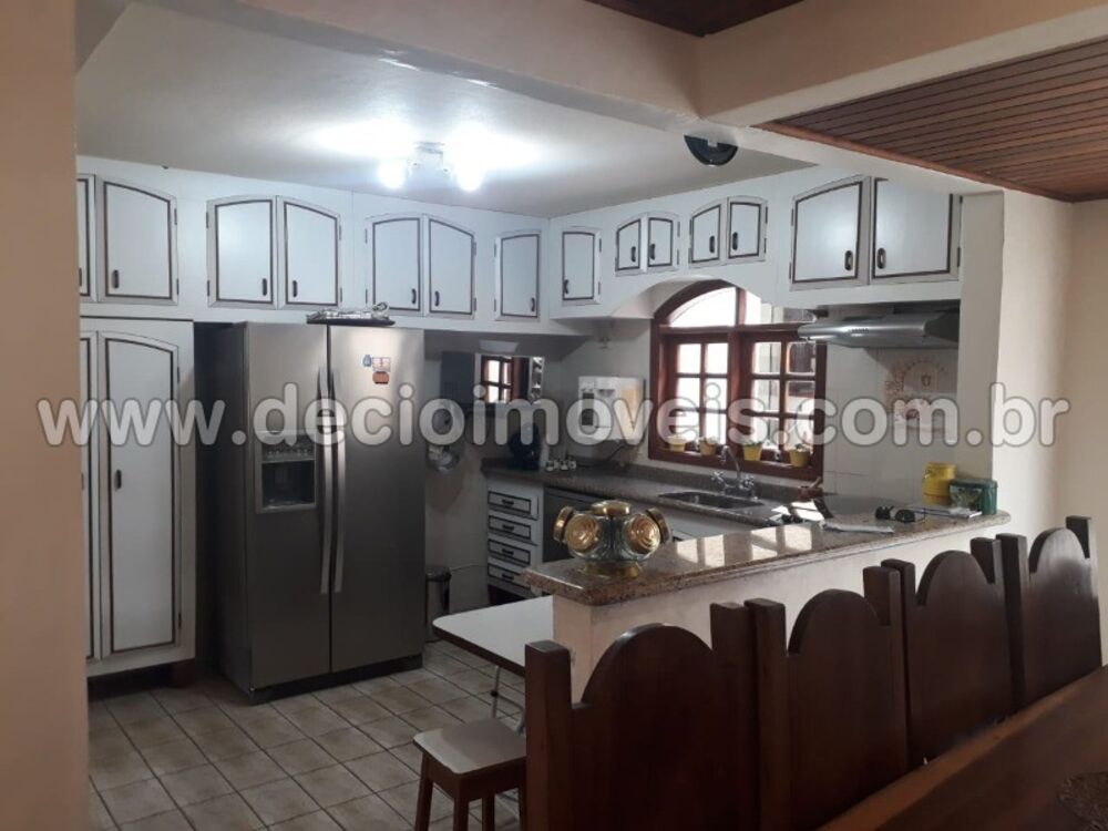 Sobrado à venda com 3 quartos, 244m² - Foto 2