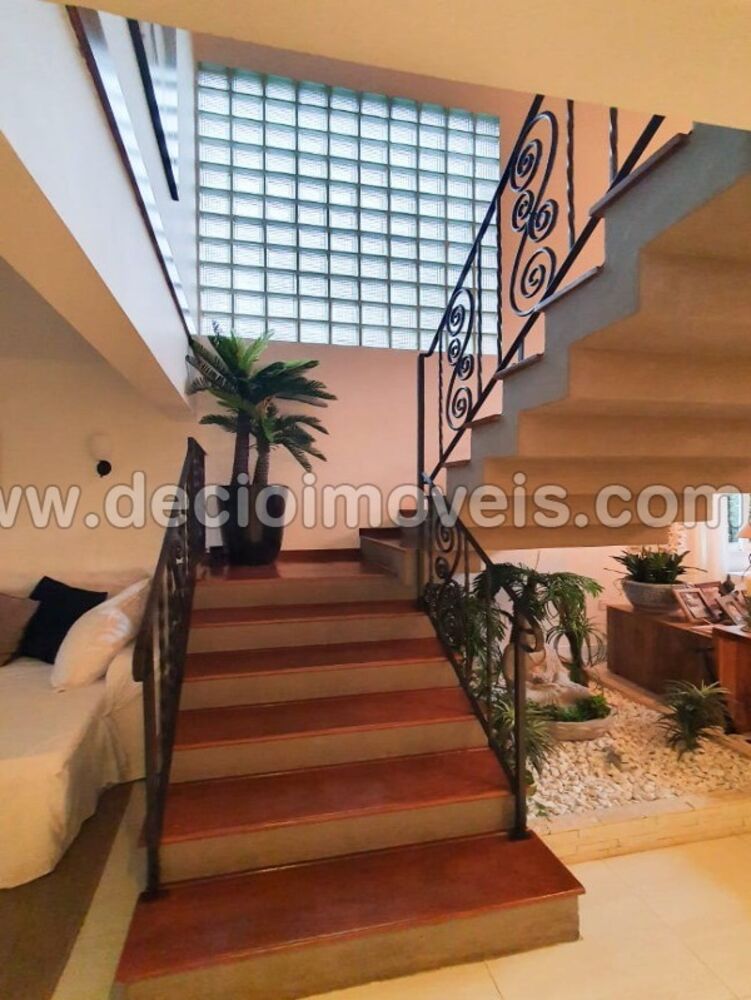 Casa, 5 quartos, 312 m² - Foto 4