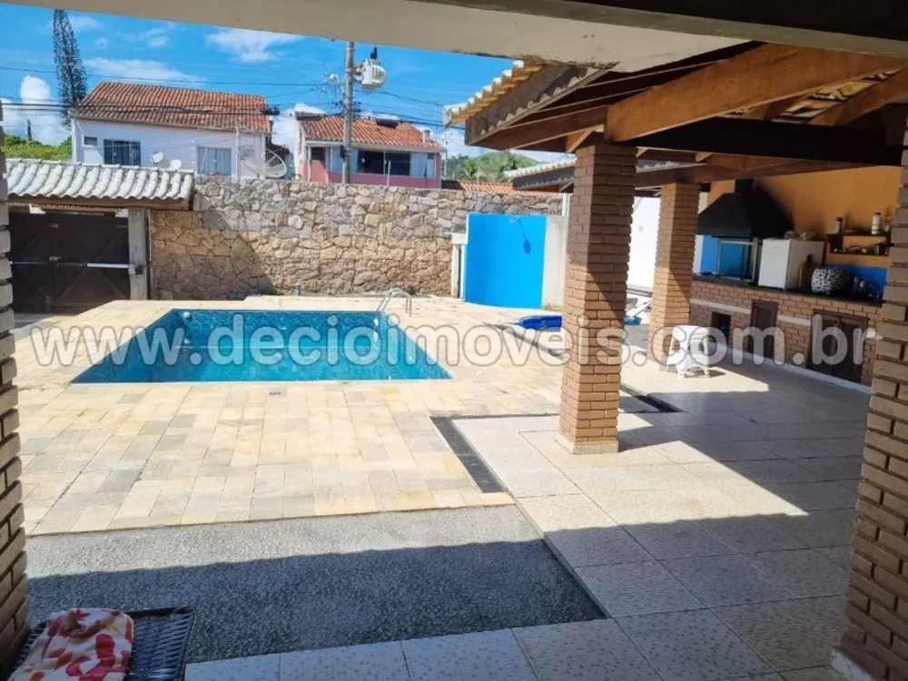 Casa à venda com 3 quartos, 129m² - Foto 1