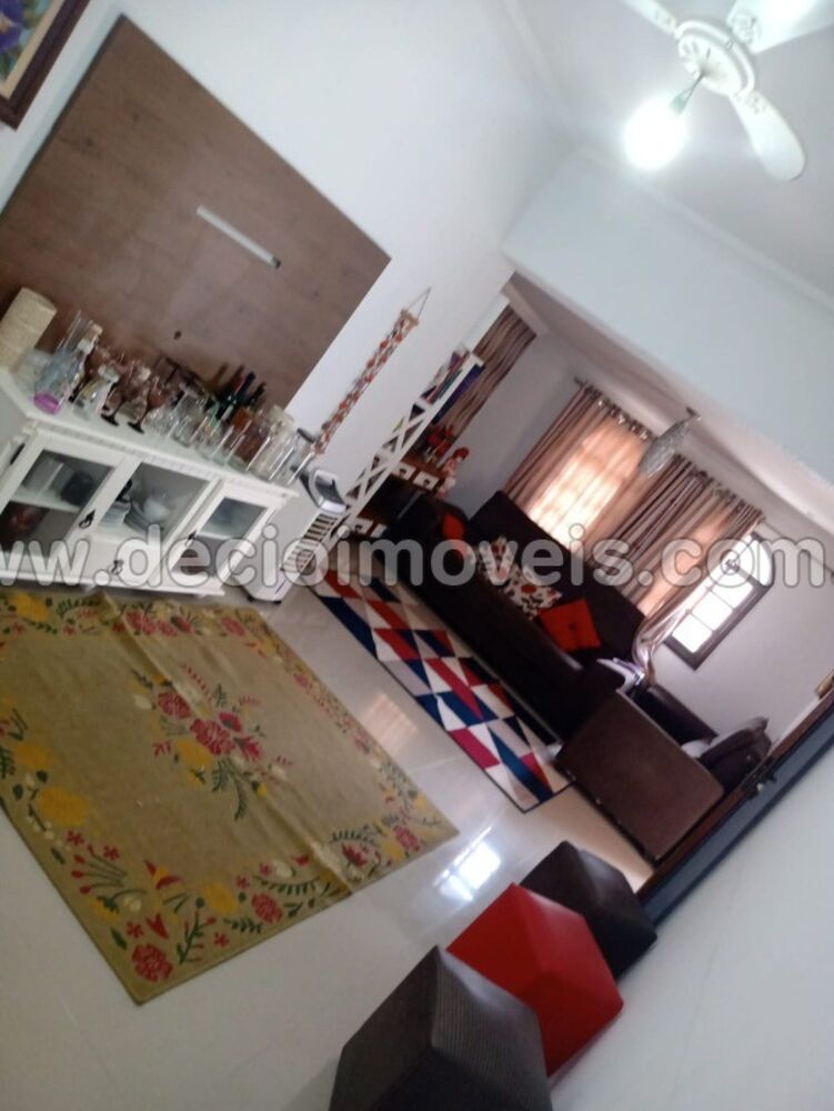 Casa à venda com 3 quartos, 250m² - Foto 3