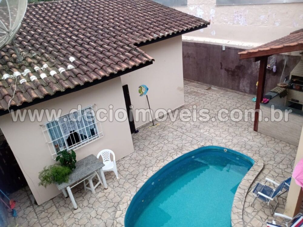 Casa à venda com 3 quartos, 250m² - Foto 2