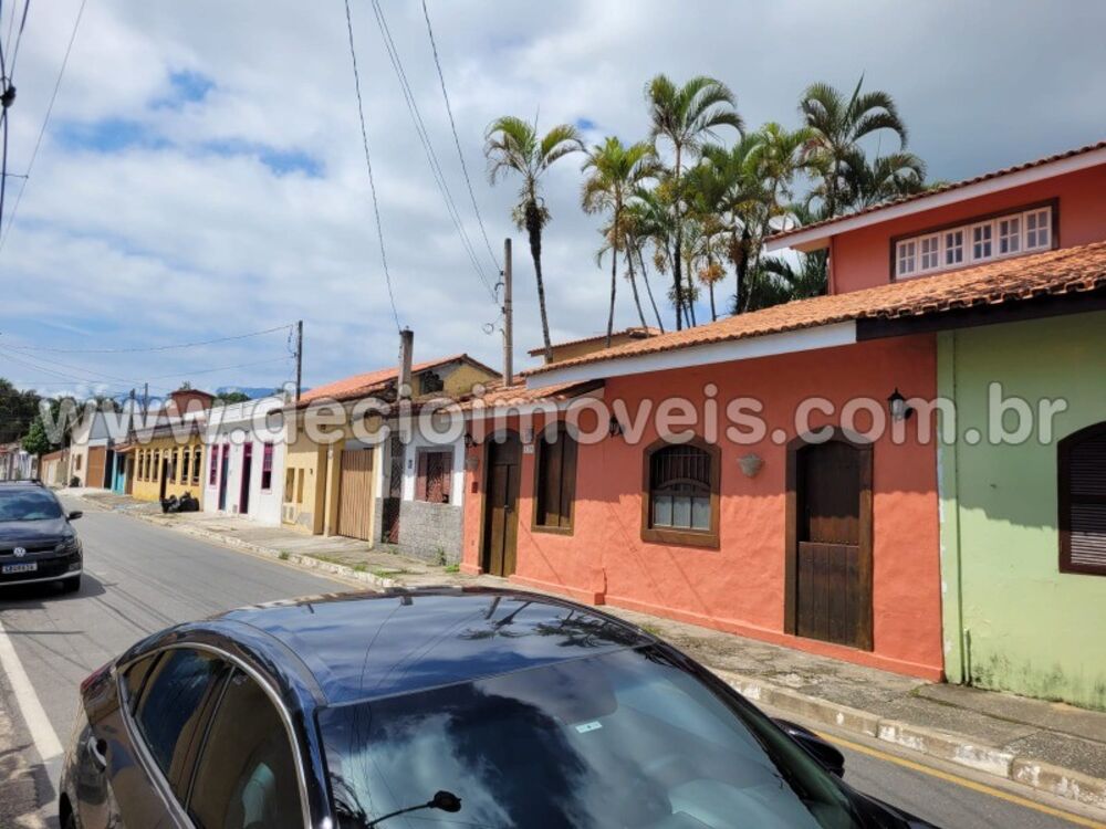 Sobrado à venda com 3 quartos, 224m² - Foto 1