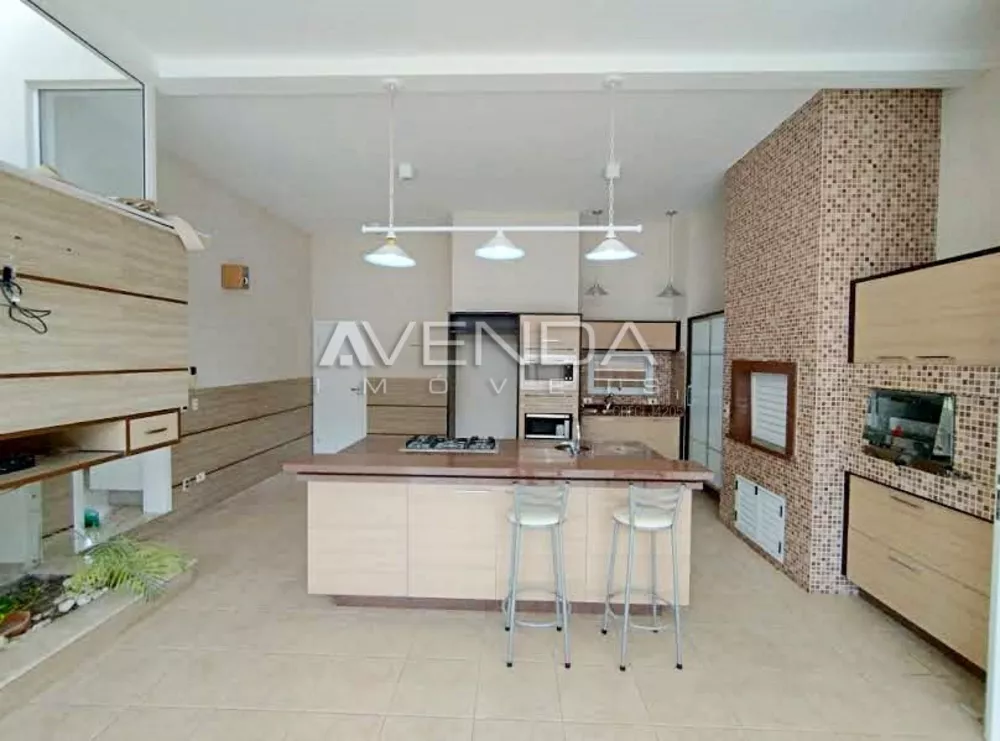 Casa para alugar com 4 quartos, 520m² - Foto 12