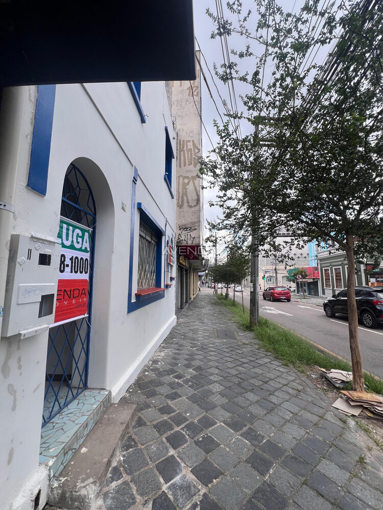 Prédio Inteiro para alugar com 6 quartos, 240m² - Foto 1