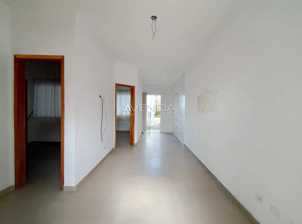 Casa à venda com 3 quartos, 84m² - Foto 2