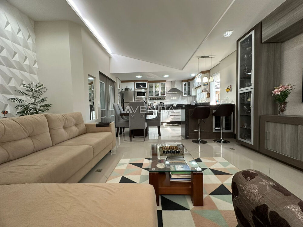 Casa à venda com 3 quartos, 360m² - Foto 1