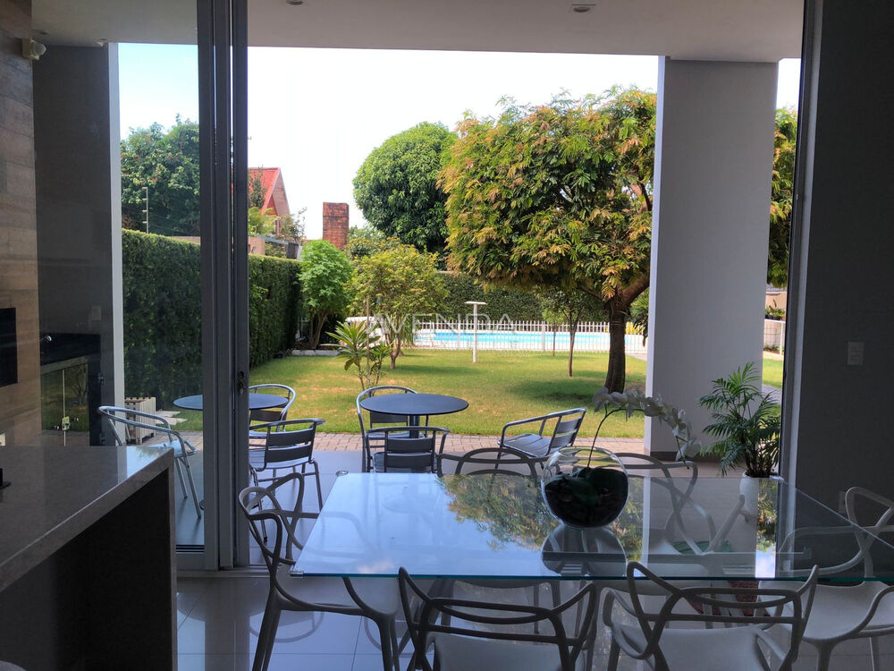 Casa à venda com 4 quartos, 244m² - Foto 5