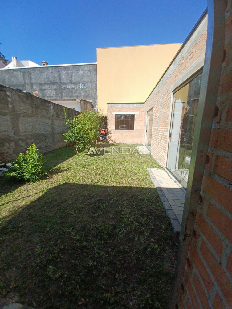 Casa à venda com 3 quartos, 144m² - Foto 1
