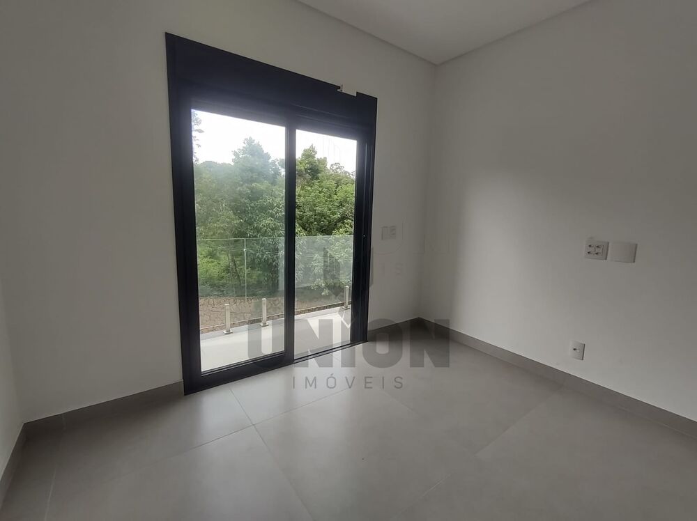 Casa à venda e aluguel com 3 quartos, 250m² - Foto 5