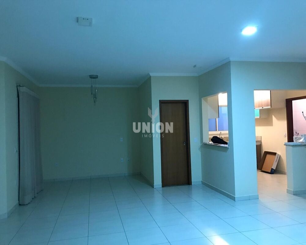 Casa, 3 quartos, 185 m² - Foto 2