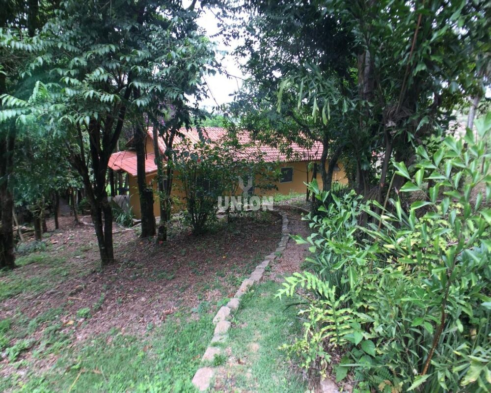 Chácara à venda com 8 quartos, 800m² - Foto 4