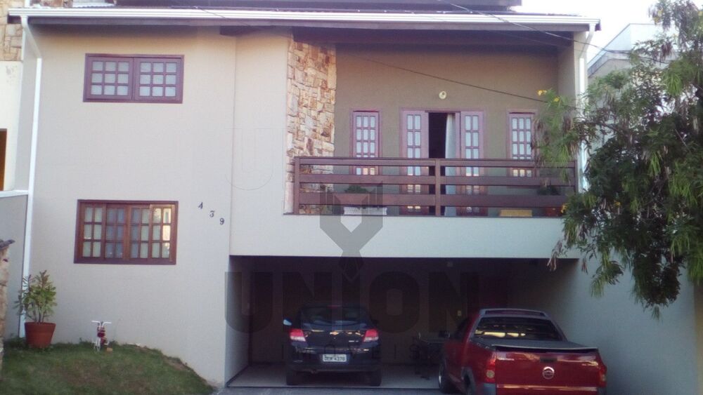 Casa, 3 quartos, 304 m² - Foto 1