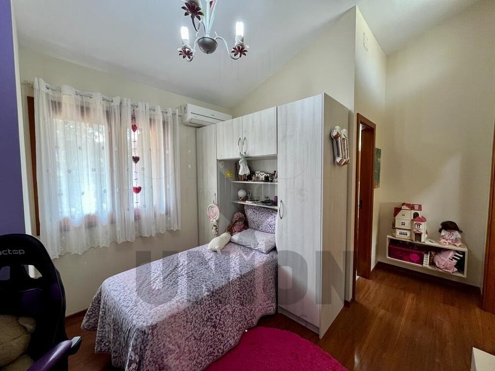 Casa, 4 quartos, 205 m² - Foto 1