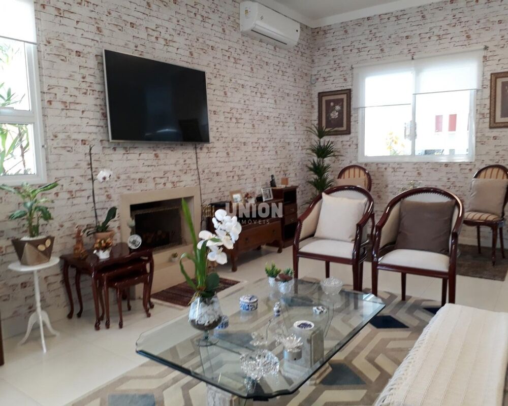 Casa, 3 quartos, 257 m² - Foto 1