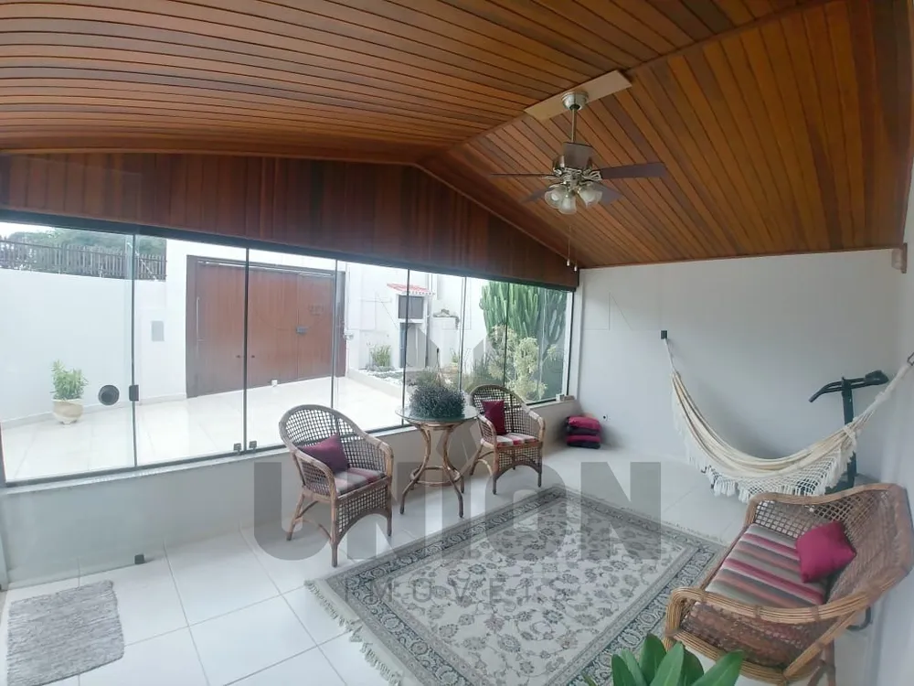 Casa, 3 quartos, 226 m² - Foto 4