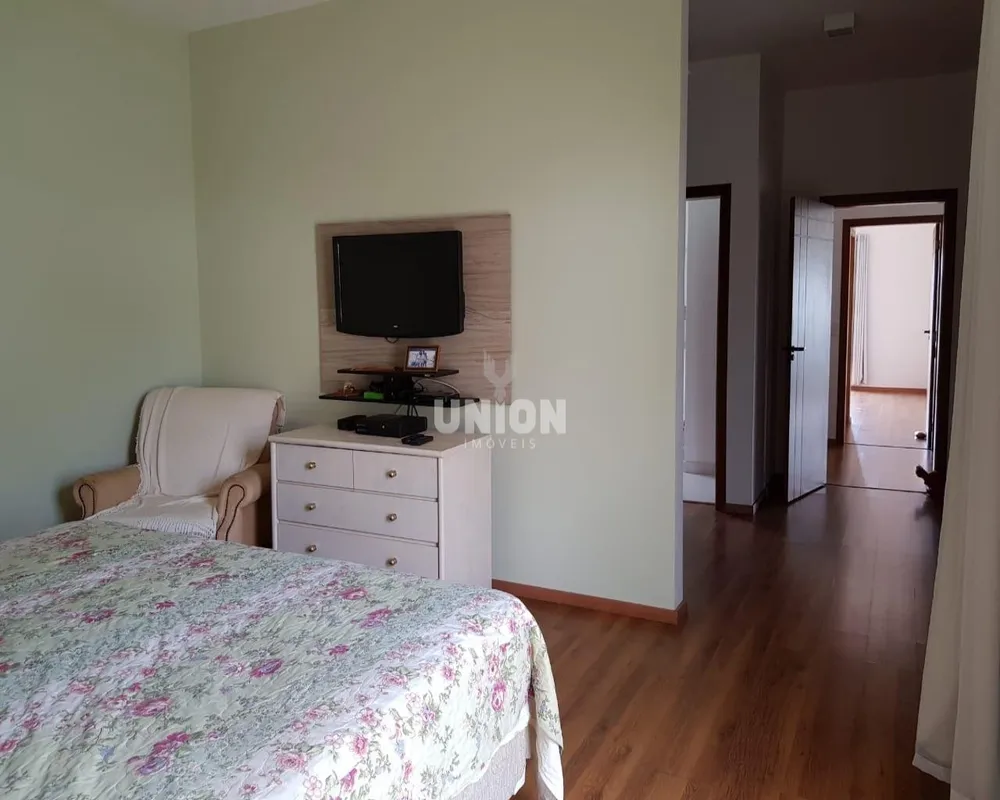 Casa, 4 quartos, 315 m² - Foto 4