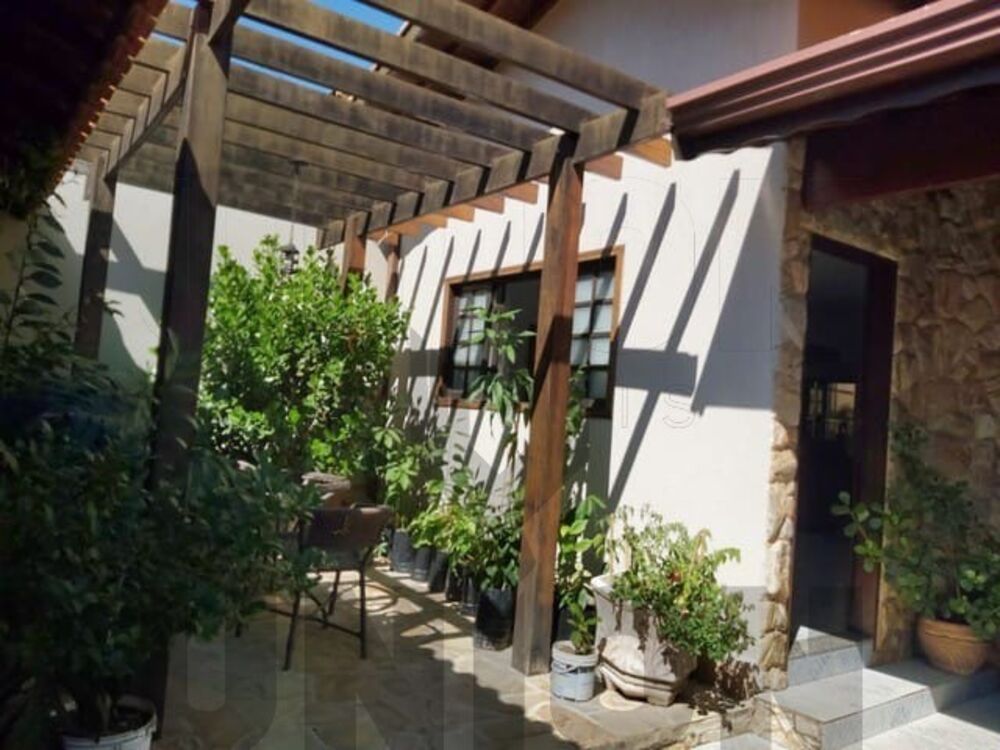 Casa, 3 quartos, 204 m² - Foto 1