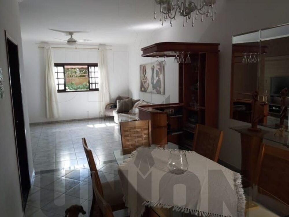 Casa, 3 quartos, 204 m² - Foto 4