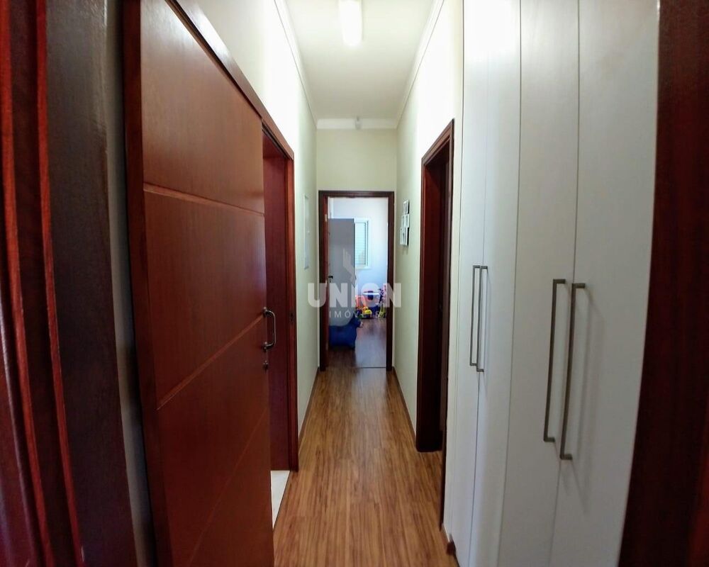 Casa, 4 quartos, 340 m² - Foto 2