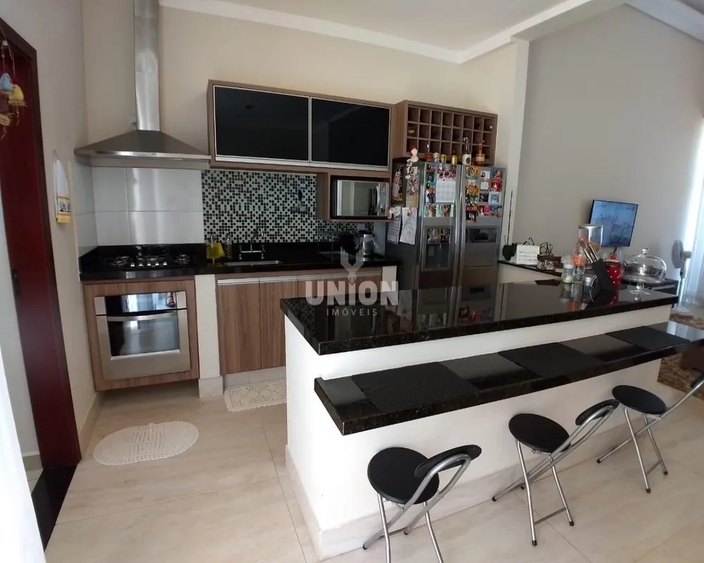 Casa, 4 quartos, 340 m² - Foto 3