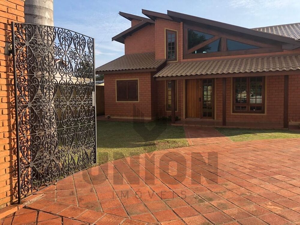 Casa à venda com 3 quartos, 250m² - Foto 1
