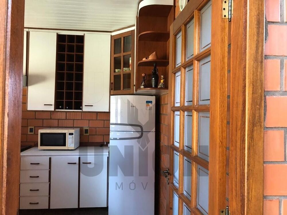 Casa à venda com 3 quartos, 250m² - Foto 7