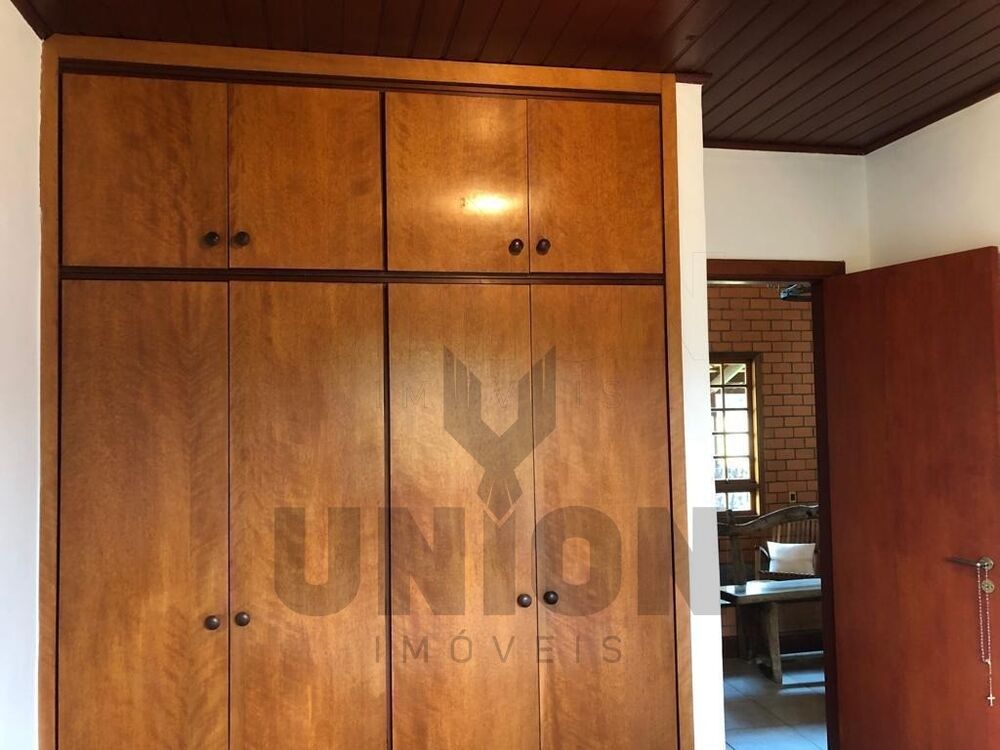 Casa à venda com 3 quartos, 250m² - Foto 5