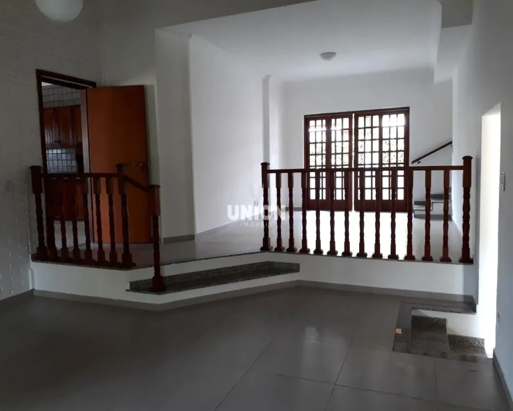 Casa, 4 quartos, 350 m² - Foto 2