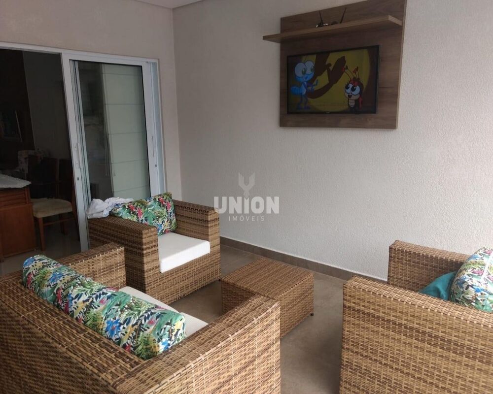 Casa à venda com 3 quartos, 250m² - Foto 3