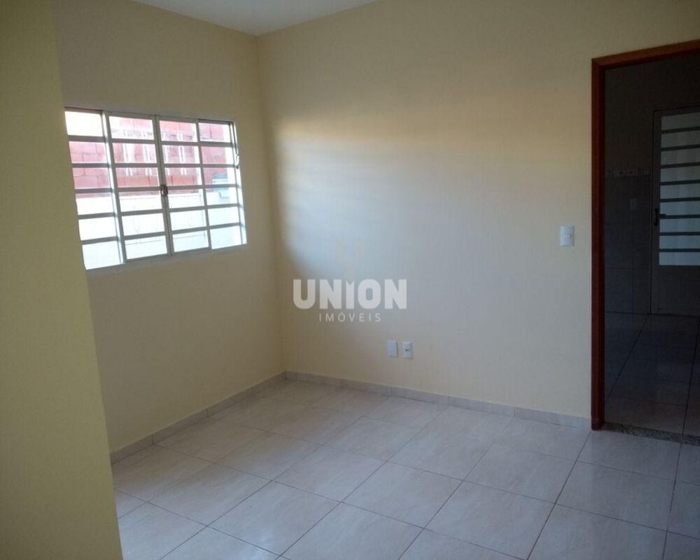 Casa, 2 quartos, 75 m² - Foto 2