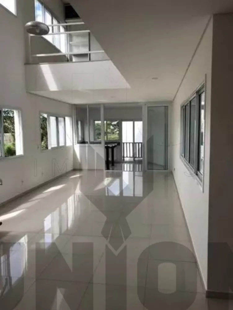 Casa à venda com 3 quartos, 227m² - Foto 3